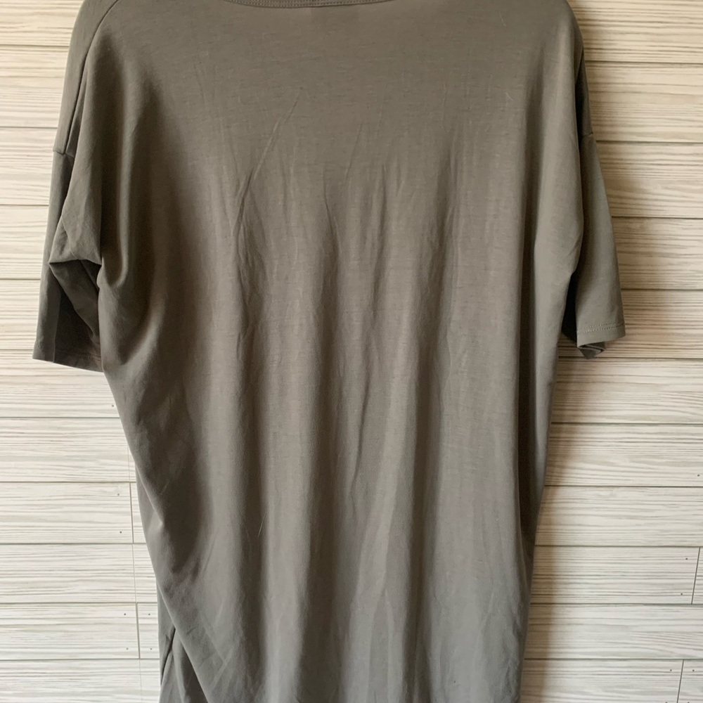 Lula Roe basic gray t shirt - Picture 4 of 4